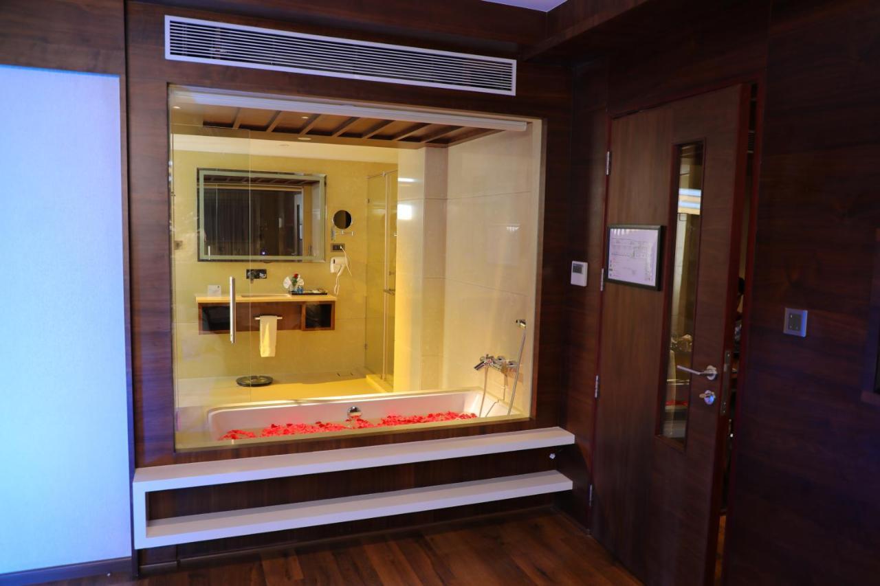 Coral Isle Hotel Kochi Luaran gambar